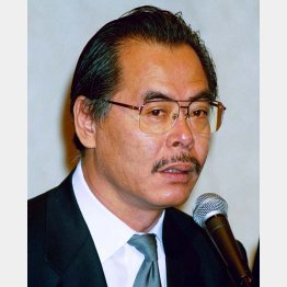 タレントの代わりに記者会見に挑むこともしばしばあった（野田義治氏）／（Ｃ）日刊ゲンダイ