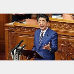 前に進まずひたすら横に横に流れる安倍首相の施政方針演説（Ｃ）日刊ゲンダイ