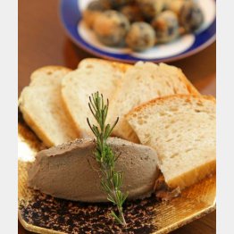 会う酒＝ビール、ウィスキー、赤ワイン、日本酒の熱燗（Ｃ）日刊ゲンダイ