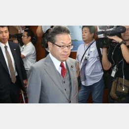 「桜疑惑」の追及を新型肺炎問題にすり替える世耕元経産相（Ｃ）日刊ゲンダイ