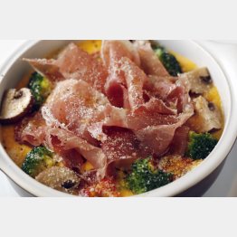 合う酒＝赤ワイン（Ｃ）日刊ゲンダイ