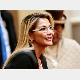 ボリビア暫定大統領のヘアニネ・アニエス氏（Ｃ）ロイター