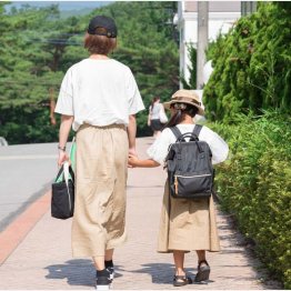 あれこれ、お金がかかる（Ｃ）PIXTA