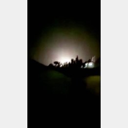 イラクの米軍駐留基地にロケット弾が撃ち込まれた（Ｃ）ロイター／ Iran Press