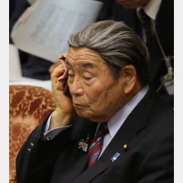 北村地方創生大臣（Ｃ）日刊ゲンダイ