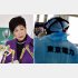 福島第1原発で働く作業員の「防護服」がない（左は小池百合子都知事）／（Ｃ）ロイター＝共同