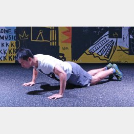 正しいフォームで行うことが大事（Ｃ）日刊ゲンダイ