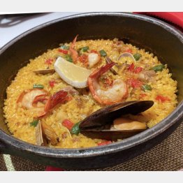 メインでいただいたパエリアミクスタ（Ｃ）日刊ゲンダイ