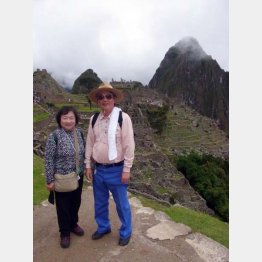 南米のマチュピチュにて奥さまと（市川和正さん）／（提供写真）