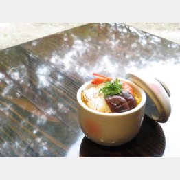 女子大生が考案した「酔いどれ蒸し寿司」（Ｃ）日刊ゲンダイ