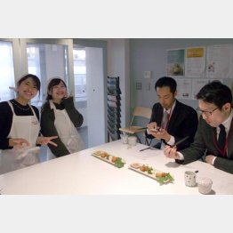 大学生ならではの自由な発想から新メニューが誕生（Ｃ）日刊ゲンダイ