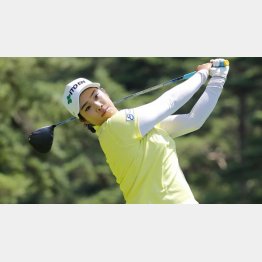 NEC軽井沢72 第2日、通算10アンダーで首位にたった濱田茉優（Ｃ）共同通信社