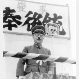 銃後奉公愛国大会であいさつする東条英機陸相（1941年7月7日、東京・後楽園で）／（Ｃ）共同通信社