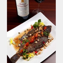 合う酒＝赤ワイン（Ｃ）日刊ゲンダイ