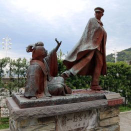 「貫一・お宮の像」も待っている（Ｃ）日刊ゲンダイ