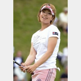 Tシャツを着てプレーした森田理香子プロ（Ｃ）共同通信社