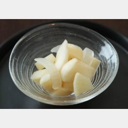 合う酒＝白ワイン（Ｃ）日刊ゲンダイ