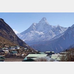 クムジュン村から撮影したアマ・ダブラム山（提供写真）