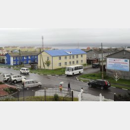 進むロシア化、実効支配（国後島の街並み）／（Ｃ）共同通信社