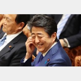 早期解散で不信や不満を払拭、願ったり叶ったりの道筋（安倍首相）／（Ｃ）日刊ゲンダイ