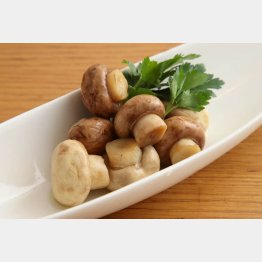 合う酒＝白ワイン（Ｃ）日刊ゲンダイ