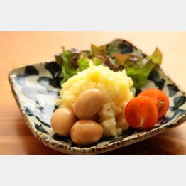 合う酒＝白ワイン（Ｃ）日刊ゲンダイ