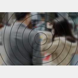 顔見知りの客を頼って…（写真はイメージ）／（Ｃ）日刊ゲンダイ