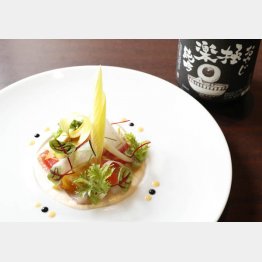 合う酒＝日本酒「おやじ極楽 純吟」（Ｃ）日刊ゲンダイ