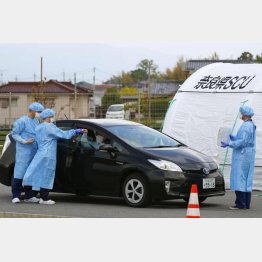 ドライブスルー検査もようやく（奈良市）／（Ｃ）共同通信社