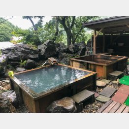 素朴さ漂う自慢の露天風呂（Ｃ）日刊ゲンダイ