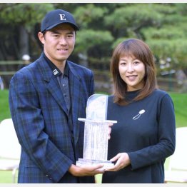 2001年、プロゴルファーの横尾要と結婚（Ｃ）日刊ゲンダイ
