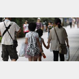 コロナショックは家計を直撃（Ｃ）日刊ゲンダイ