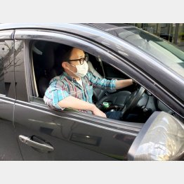 座ったままでOK（Ｃ）日刊ゲンダイ