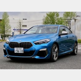 中身は４ドアセダン的も見た目は流麗なクーペ（写真）小沢コージ