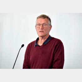 指揮を執る、公衆衛生局の疫学者アンデーシュ・テグネル氏（Ｃ）ロイター