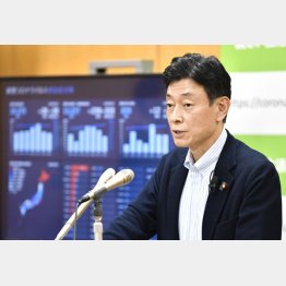 「解除ありき」だが…（24日午後、会見する西村経済再生相）／（Ｃ）共同通信社