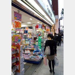 売り上げ好調（Ｃ）日刊ゲンダイ