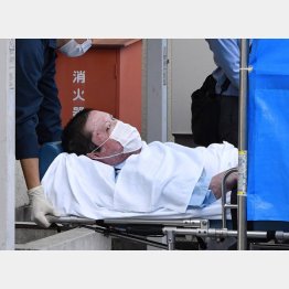 逮捕され、伏見署に運び込まれる青葉真司容疑者（Ｃ）共同通信社