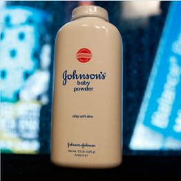 ジョンソン・エンド・ジョンソンのベビーパウダー（Ｃ）ロイター＝共同