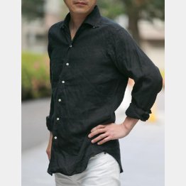 さらりと着こなしたい（Ｃ）日刊ゲンダイ