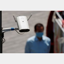 中国では至るところにカメラが設置されている（Ｃ）ロイター