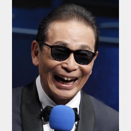 現地調査はタモリになった気分で（Ｃ）日刊ゲンダイ