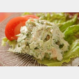 合う酒＝ビールや泡盛（Ｃ）日刊ゲンダイ