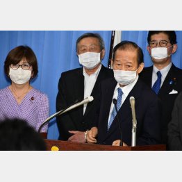 身内には大判振る舞い（自民党の二階幹事長ら）／（Ｃ）日刊ゲンダイ