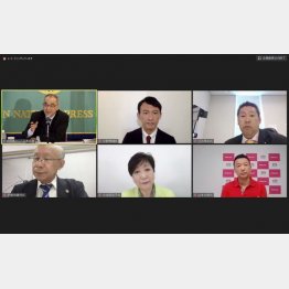 表情がよくわかる（オンラインで開かれた東京都知事選立候補予定者の共同記者会見。〈中央上から時計回りに〉小野泰輔氏、立花孝志氏、山本太郎氏、小池百合子氏、宇都宮健児氏。左上は質問者）／（Ｃ）共同通信社
