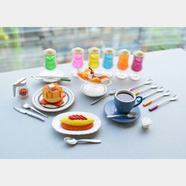 特に人気は6色あるクリームソーダ（提供写真）