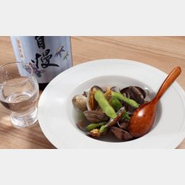 合う酒＝日本酒（Ｃ）日刊ゲンダイ