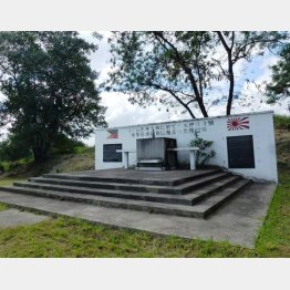 フィリピン・パンパンガ州のマバラカット西飛行場跡にある神風特攻隊の記念碑（2014年10月25日撮影）／（Ｃ）共同通信社