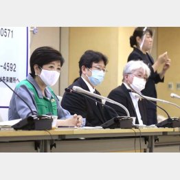 自宅療養頼み？（右が猪口氏）／（Ｃ）日刊ゲンダイ