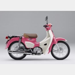 ホンダ・スーパーカブ「天気の子」バージョン（提供）ホンダ